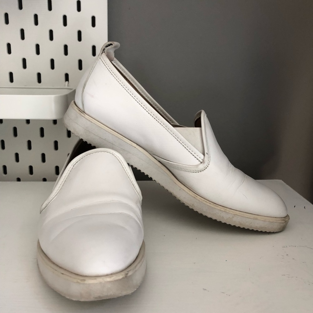 The Everlane Street Shoe - Picture 2 of 8